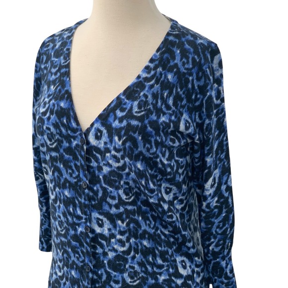 Talbots Women's 3/4 Sleeve Blue Pattern Button Front Merino Wool Cardigan Size M - Picture 3 of 6